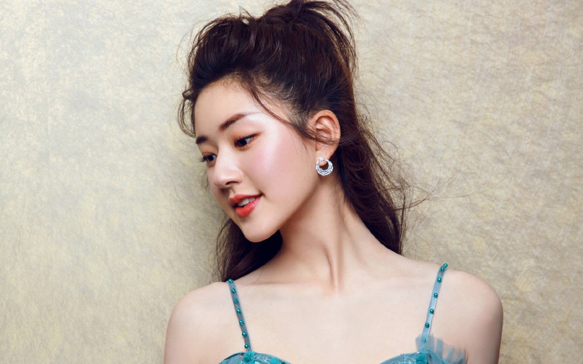 九游下载安装-世界杯激情飙升：看点十足的激情盛宴，世界杯激动人心时刻